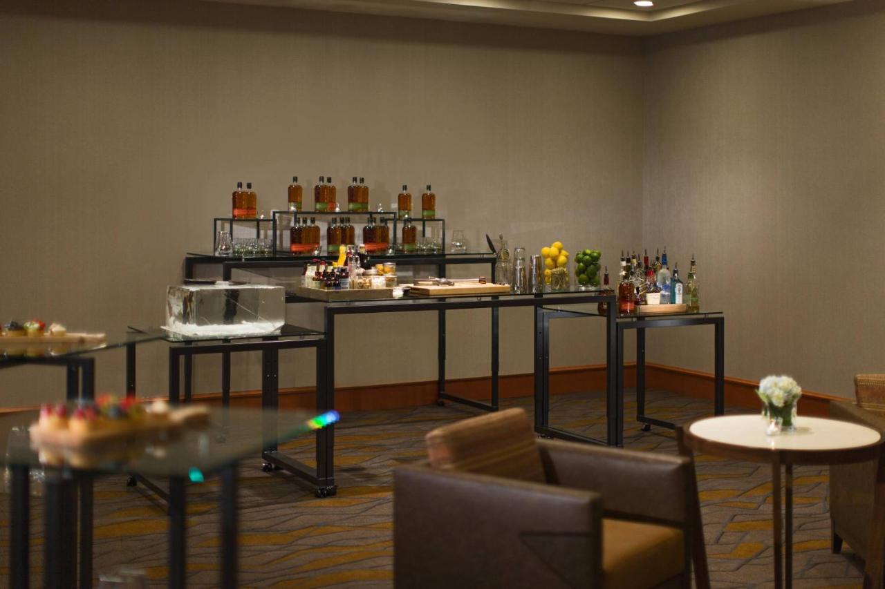 Calgary Marriott Downtown Hotel Eksteriør billede