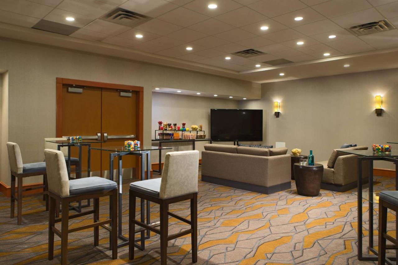 Calgary Marriott Downtown Hotel Eksteriør billede