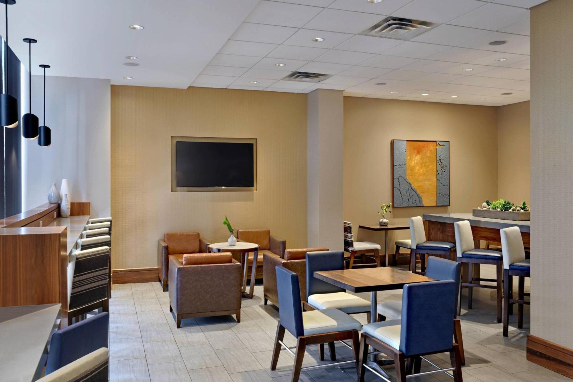 Calgary Marriott Downtown Hotel Eksteriør billede