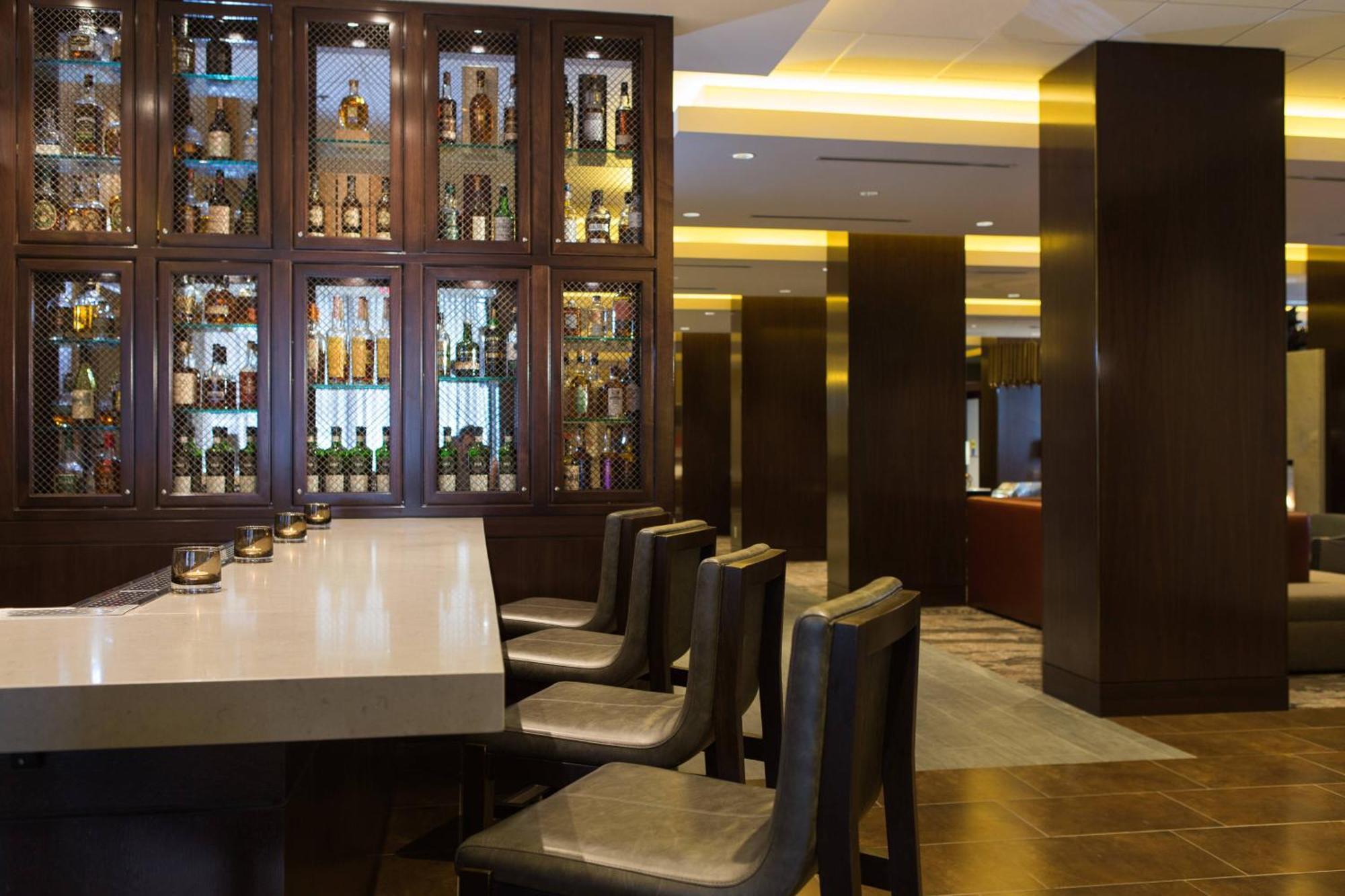 Calgary Marriott Downtown Hotel Eksteriør billede